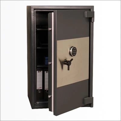 Огневзломостойкий сейф Defender Pro 135 S EL