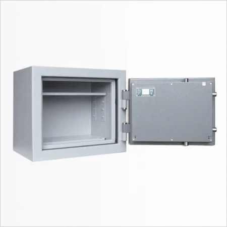 C Muller Safe Dresden 41000 E    