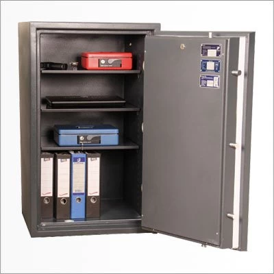 Огневзломостойкий сейф Defender Pro 135 S EL